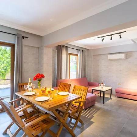 Elmas Paradise דליאן